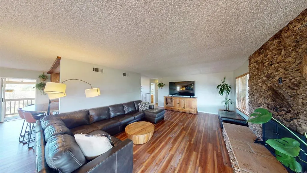 11249 Valle Vista Road, Lakeside, CA 92040 11249 Valle Vista Road, Lakeside, CA 92040