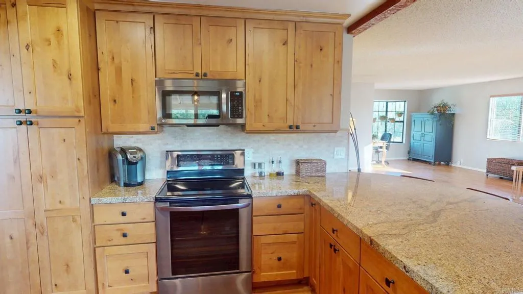 https://cdn.realtyfeed.com/cdn/127/307097153/628ddb26ffa5bcfe237d36f5547dbf15.webp