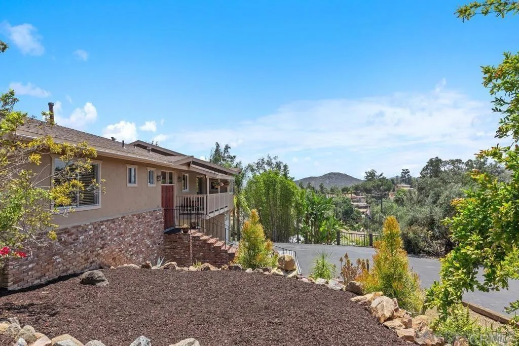 https://cdn.realtyfeed.com/cdn/127/307097153/87121e4c41b09d7a46f7f7c8ebaceaf5.webp