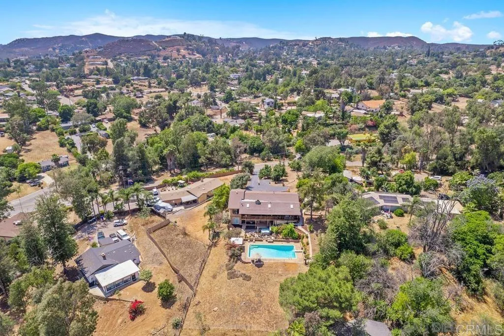 https://cdn.realtyfeed.com/cdn/127/307097153/bf679fee1a7cbb1537a63f87c6c85368.webp