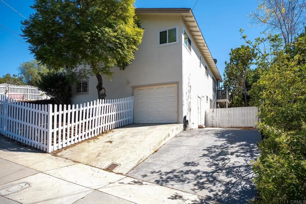 https://cdn.realtyfeed.com/cdn/127/307097159/09afda0092aa09d78832f85b6b82311c.webp