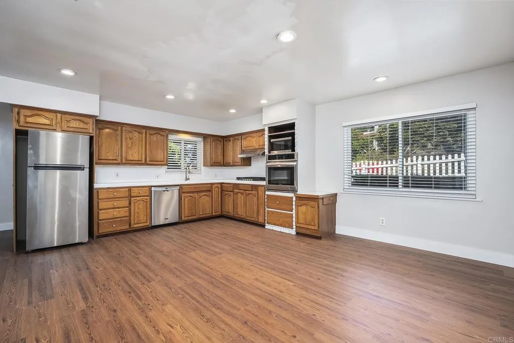 https://cdn.realtyfeed.com/cdn/127/307097159/2d1fb5ea7b85c1eedba04f565513a5ac.webp