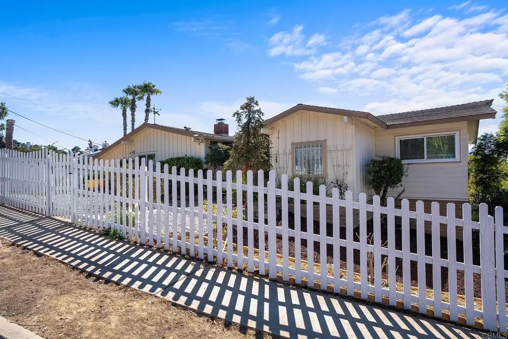 https://cdn.realtyfeed.com/cdn/127/307097159/fb5b50024ce00168dcb2cd424ba735ba.webp