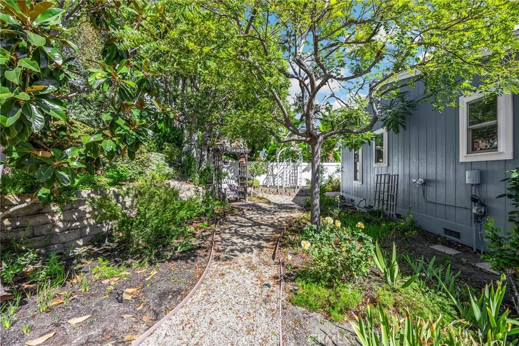 https://cdn.realtyfeed.com/cdn/127/307097298/288d70cd9c611a58957772bf6be2c469.webp