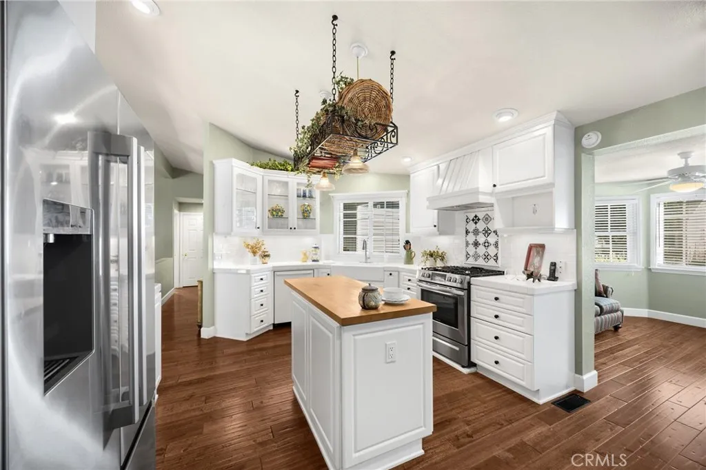 https://cdn.realtyfeed.com/cdn/127/307097298/730c422bdf6031c44cde51c6f8e1a20c.webp