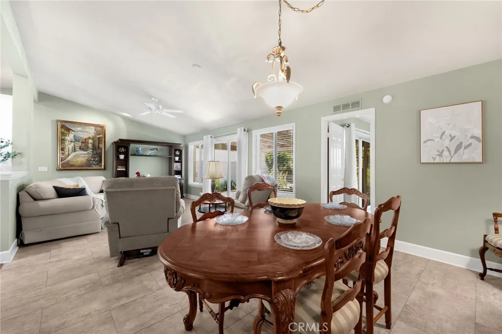 https://cdn.realtyfeed.com/cdn/127/307097298/f1070aebd08efaa2242aa2dd1dfced7c.webp