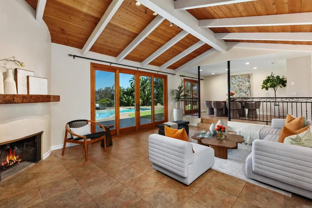 17543 Rancho del Rio, Rancho Santa Fe, CA 92067
