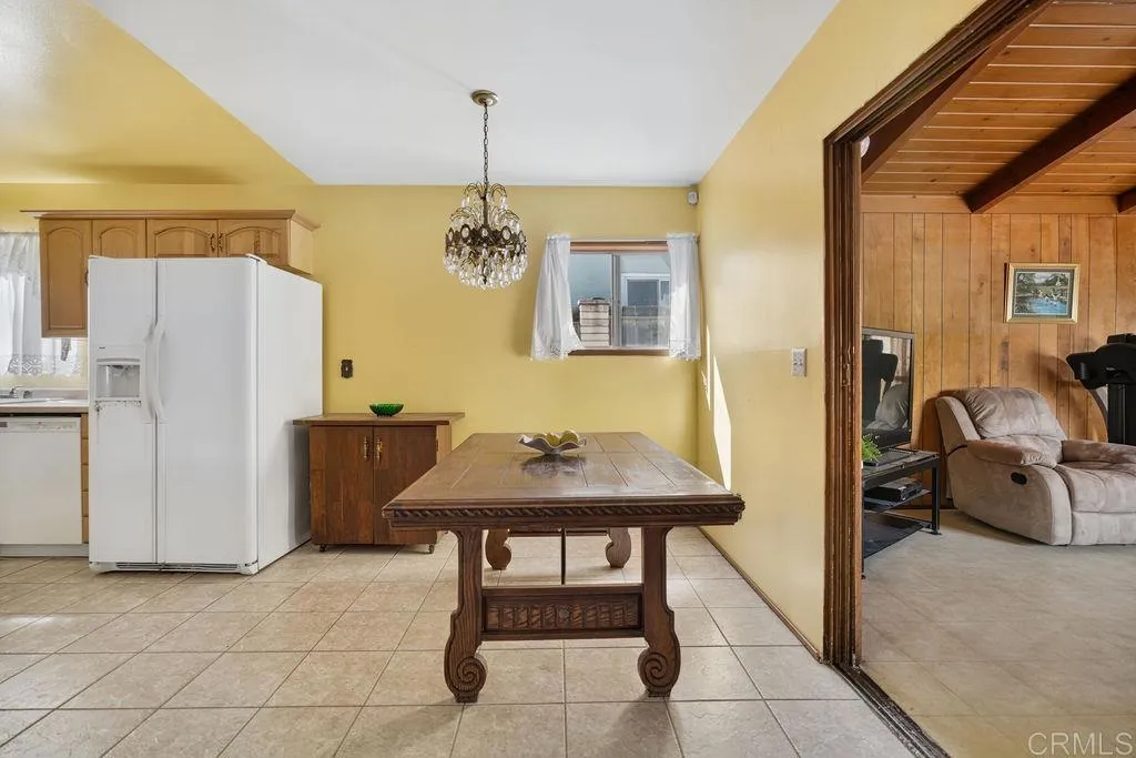 https://cdn.realtyfeed.com/cdn/127/307097338/12dec7b7ac7246977ffb8e8403c59114.webp