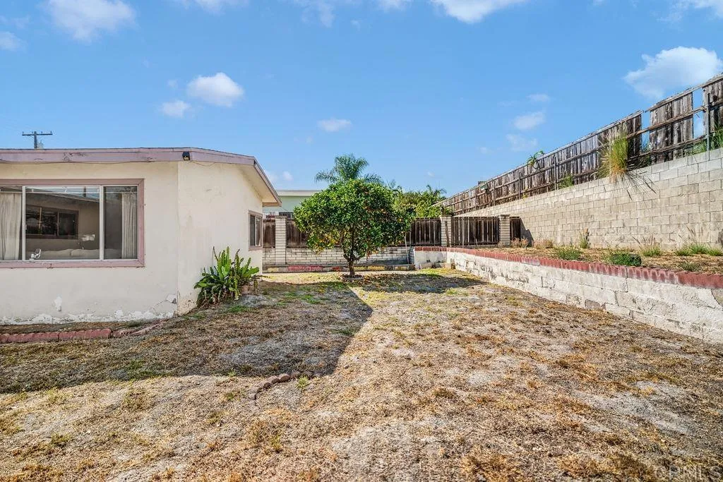 https://cdn.realtyfeed.com/cdn/127/307097338/8135bc4a05ac1a426b46f1f1ca865f08.webp