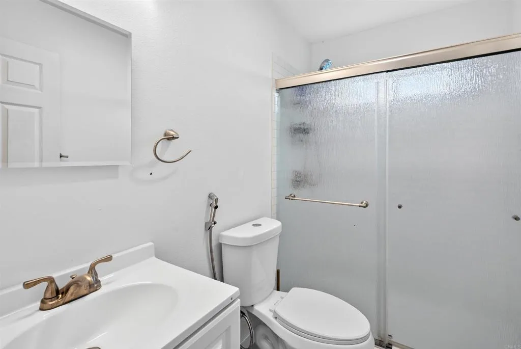 https://cdn.realtyfeed.com/cdn/127/307097475/f046aa67a2684584e1971a0c7d4e34ba.webp