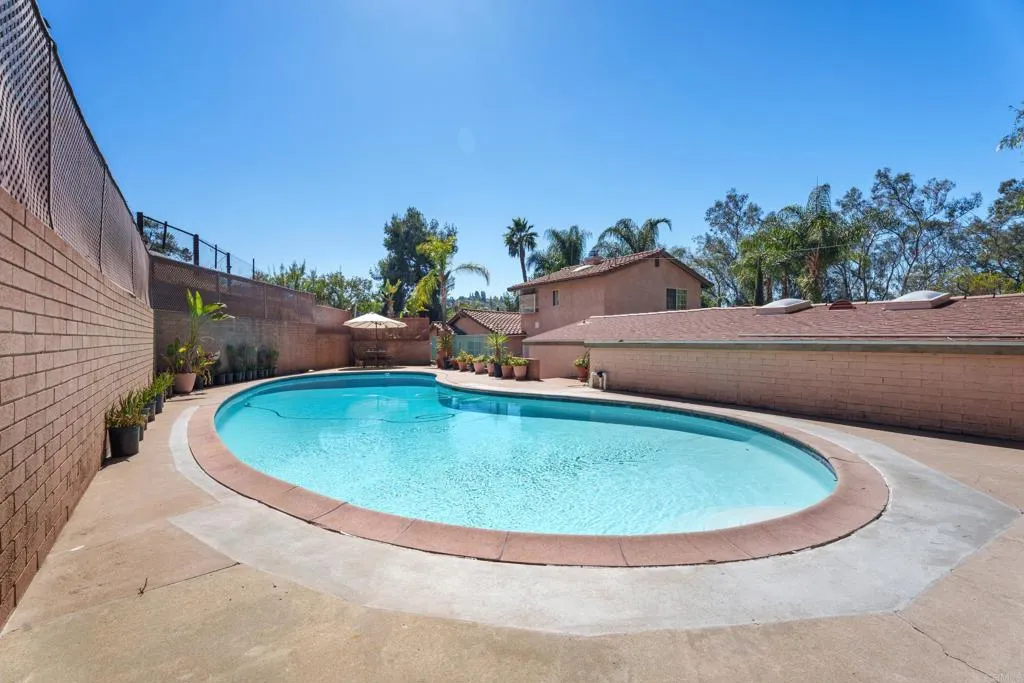 https://cdn.realtyfeed.com/cdn/127/307097633/1edf794088bcc706cb2cbb5708d72bd8.webp