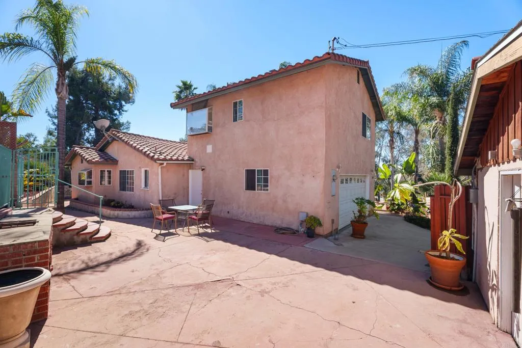 https://cdn.realtyfeed.com/cdn/127/307097633/204d904409973be2dda60b55510eb9c3.webp