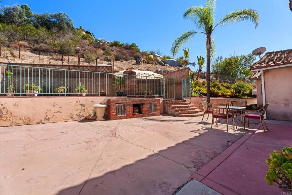 https://cdn.realtyfeed.com/cdn/127/307097633/47ad50ff4b17ec40f79dba0995caa32e.webp