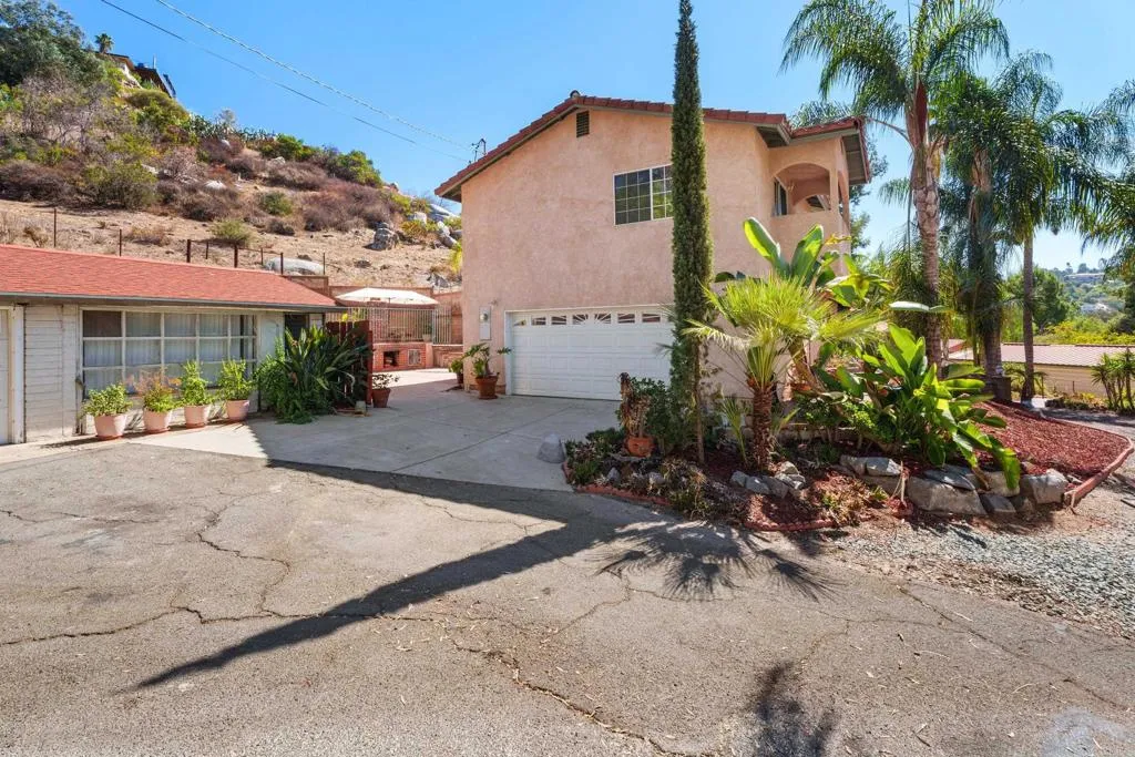 https://cdn.realtyfeed.com/cdn/127/307097633/523bb7d1197da6e0221e7b722e9bef1d.webp