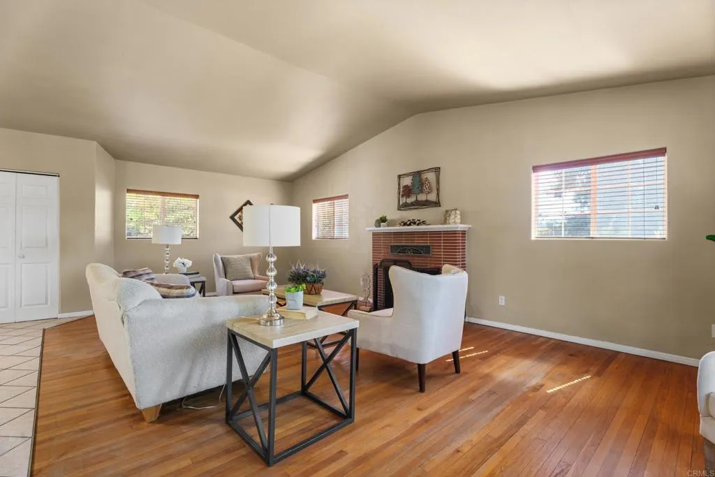 https://cdn.realtyfeed.com/cdn/127/307097633/598a1e6b307d5dec33ead4189313c59f.webp