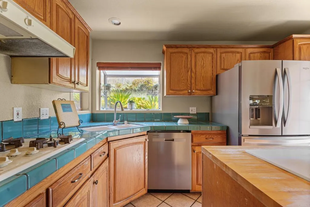 https://cdn.realtyfeed.com/cdn/127/307097633/68cd8edcc0abe6bd78e726ecc427fac6.webp