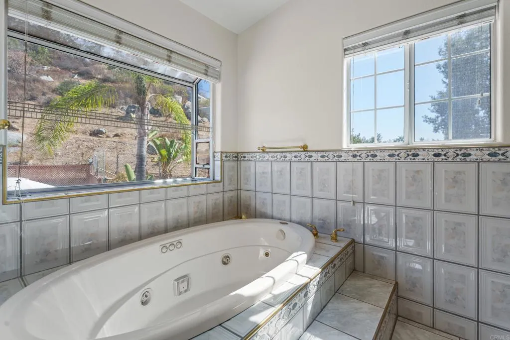 https://cdn.realtyfeed.com/cdn/127/307097633/b352c27eadd597b5064d119821941bd7.webp