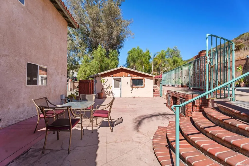https://cdn.realtyfeed.com/cdn/127/307097633/dcecb83dacea72a1554d3f98650786b5.webp