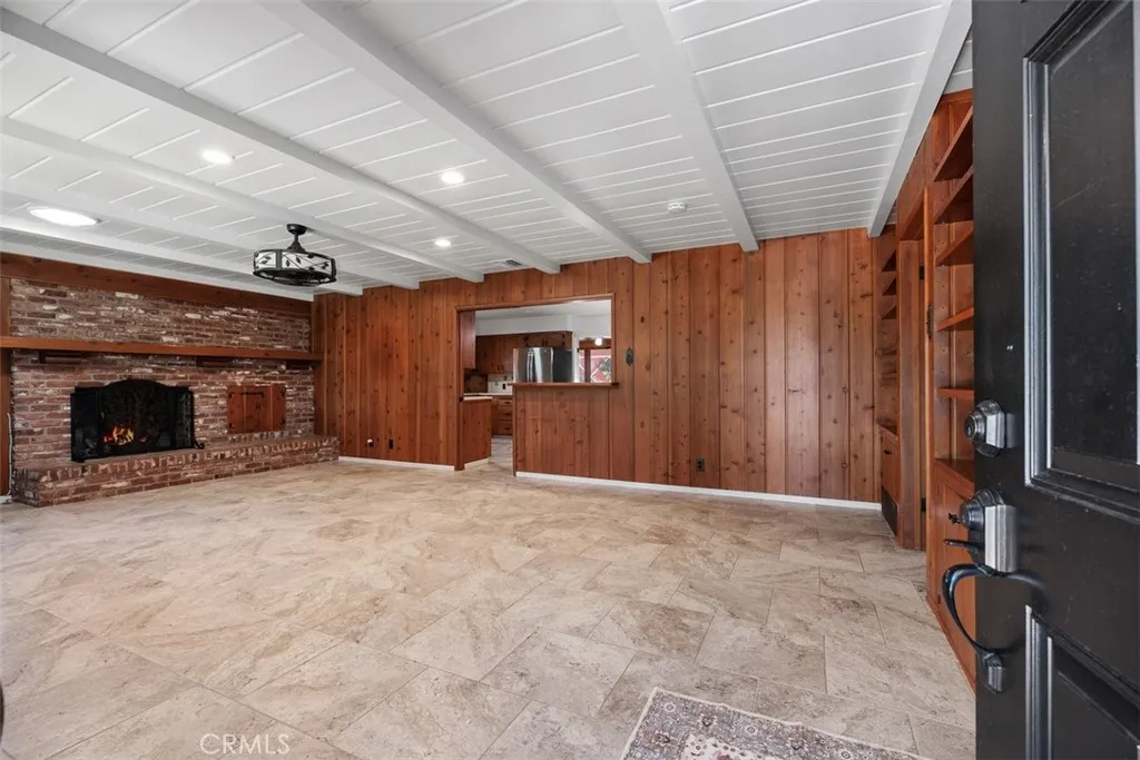 https://cdn.realtyfeed.com/cdn/127/307097720/3a0d420cb91804004bdc4098a24c0e54.webp