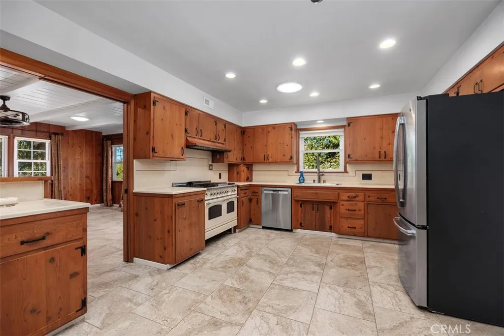 https://cdn.realtyfeed.com/cdn/127/307097720/91afe17fe2b9a4deddd5e5763852e88a.webp