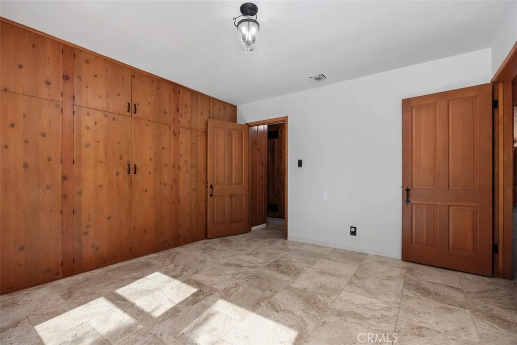 https://cdn.realtyfeed.com/cdn/127/307097720/a6ccca24ab62d8b6a577d5f1b0ecb430.webp