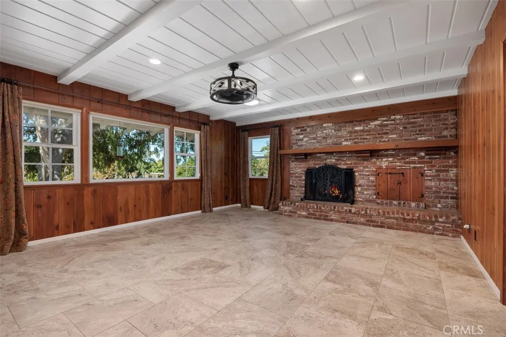 https://cdn.realtyfeed.com/cdn/127/307097720/d8496772a00a457a68c656fa44d3bb22.webp