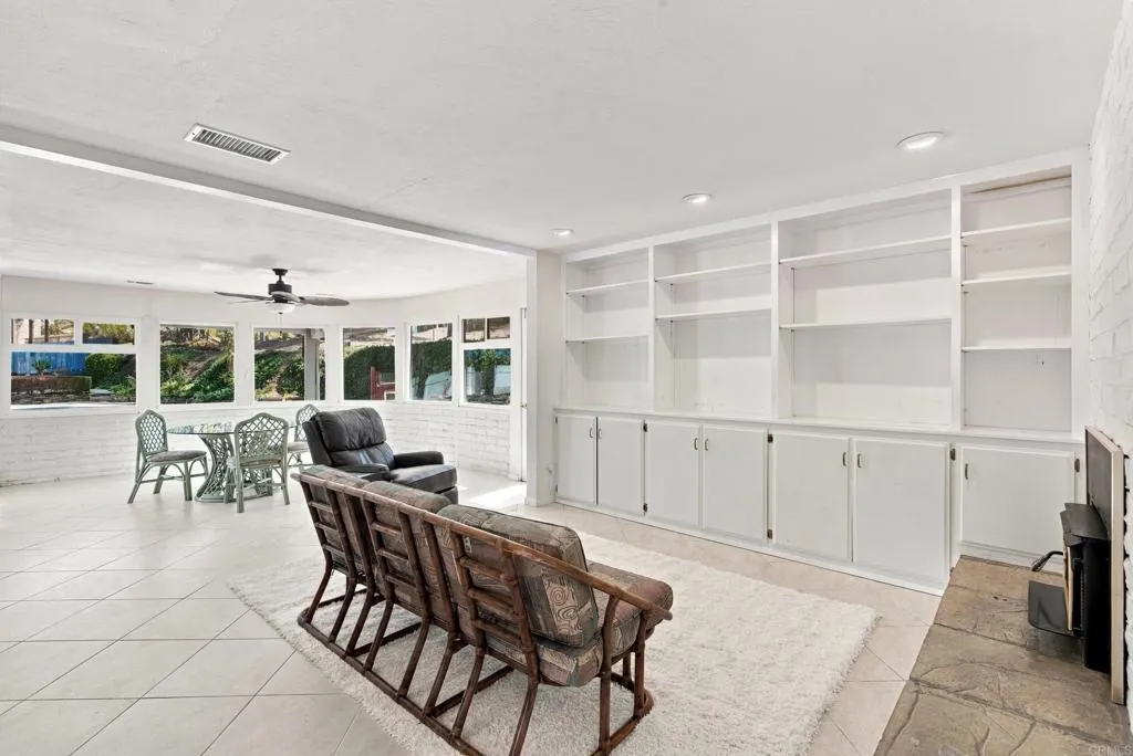 https://cdn.realtyfeed.com/cdn/127/307097827/47daa5e4019ca0a2b1f458478179e9a1.webp