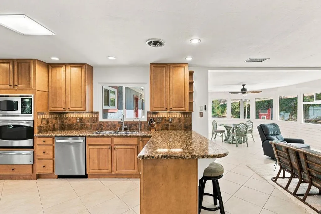 https://cdn.realtyfeed.com/cdn/127/307097827/82630353d828aa83915bd26b2db99c23.webp