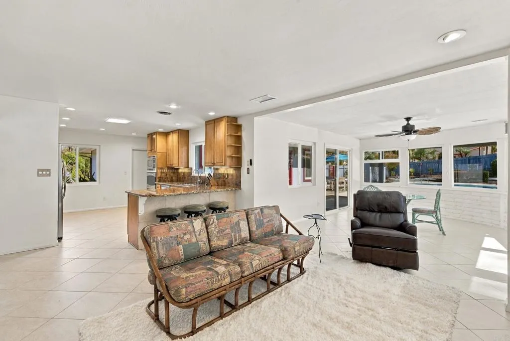 https://cdn.realtyfeed.com/cdn/127/307097827/aba27e6f75a848124a780244174f1bac.webp