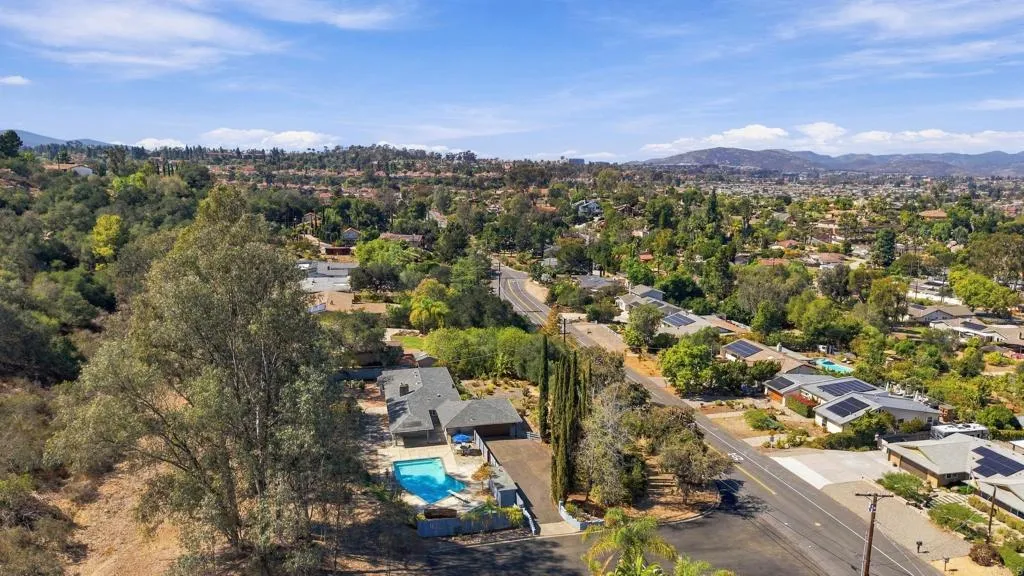 https://cdn.realtyfeed.com/cdn/127/307097827/ac8c28e13841d39b368b1a3509171236.webp