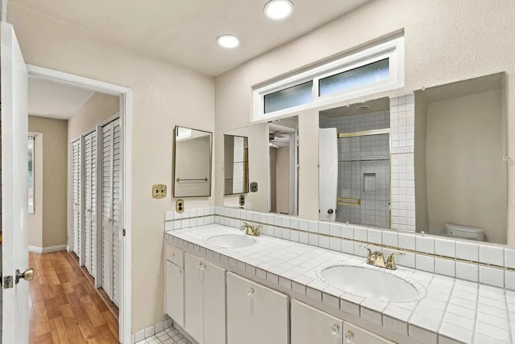 https://cdn.realtyfeed.com/cdn/127/307097827/b90814539673ca184455dd85c53f3577.webp