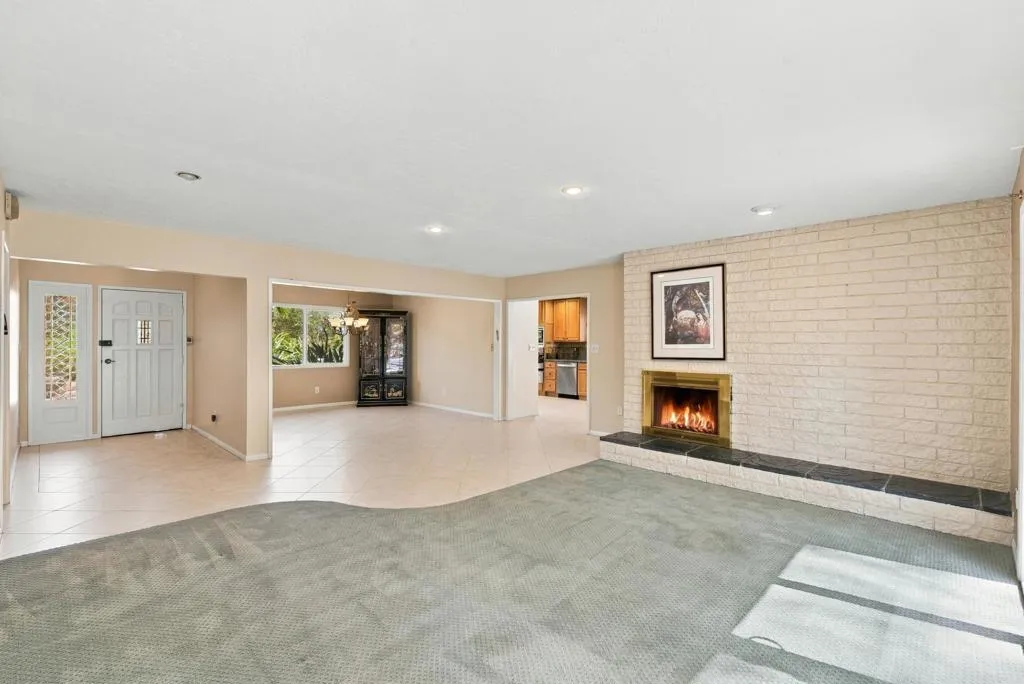 https://cdn.realtyfeed.com/cdn/127/307097827/cf9cdb764c98b8bbad9bde0901cb10a2.webp