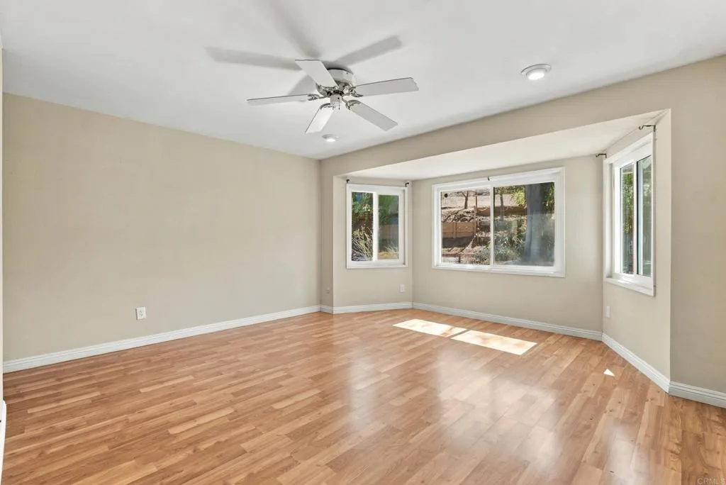 https://cdn.realtyfeed.com/cdn/127/307097827/ebd3f67dab899bba5048e9351e9ad56b.webp