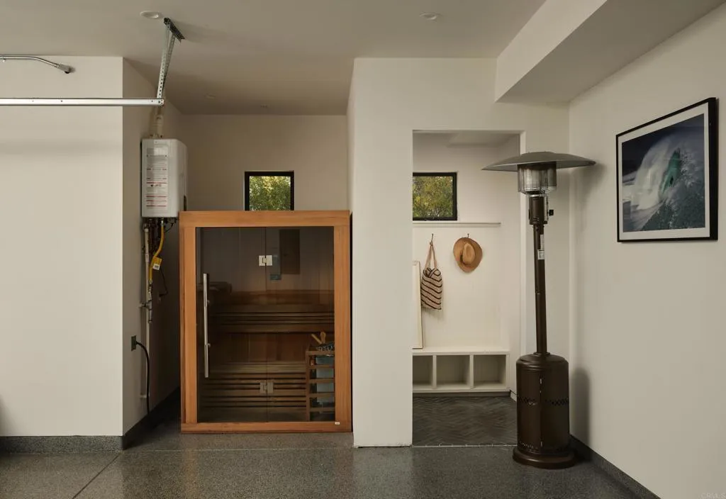https://cdn.realtyfeed.com/cdn/127/307097837/8893dce8bad24f322f57cf948d27d960.webp