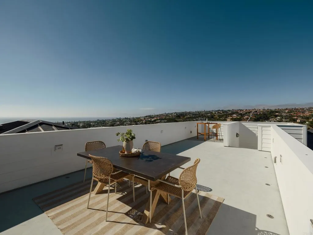 https://cdn.realtyfeed.com/cdn/127/307097837/e024df0514422973f613050890a22ea9.webp