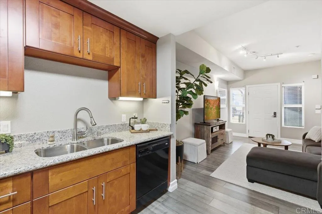 https://cdn.realtyfeed.com/cdn/127/307097896/582e2af2b3e04e7a0346cf3786d8f311.webp