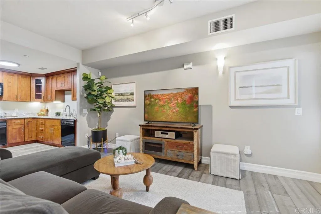 https://cdn.realtyfeed.com/cdn/127/307097896/b4f098c960b9c07400db09e065d8e09c.webp