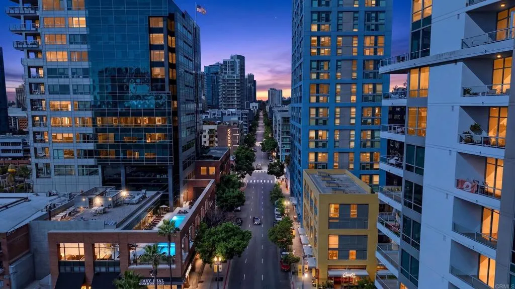 https://cdn.realtyfeed.com/cdn/127/307097896/cb43d2d2cfcdbe153200f8bd6dc7f577.webp