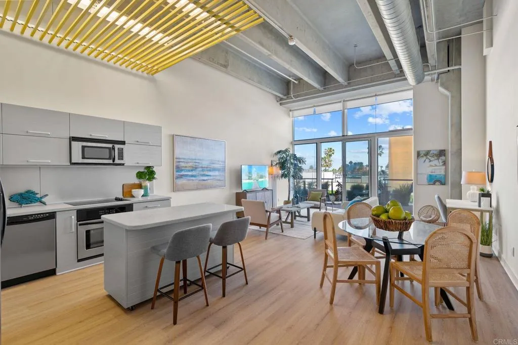 https://cdn.realtyfeed.com/cdn/127/307097992/62c97d87664738b9b2e3d6d74b635ac4.webp