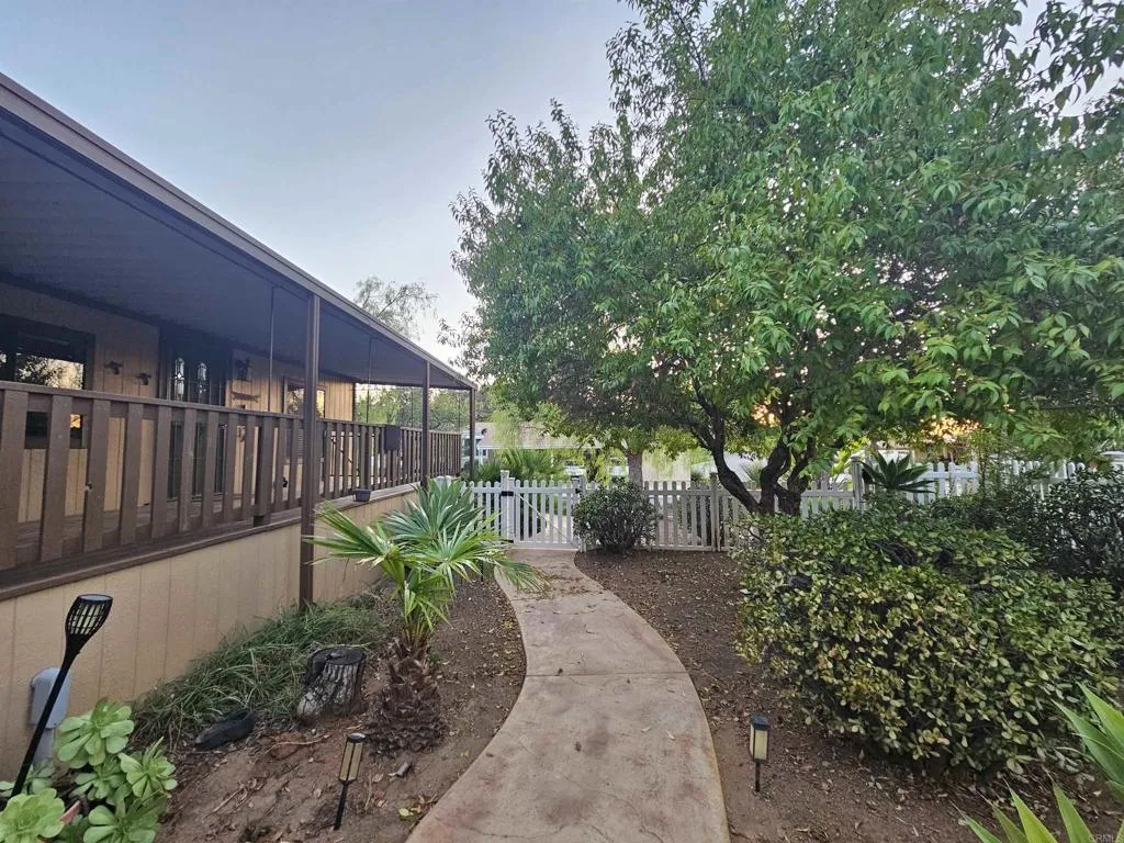 https://cdn.realtyfeed.com/cdn/127/307098120/8245d7a7cbc602a2c1ad132617d143d2.webp