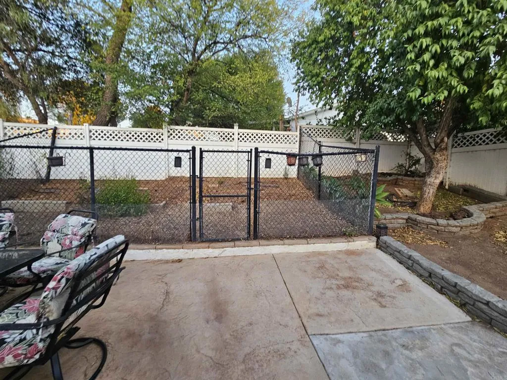 https://cdn.realtyfeed.com/cdn/127/307098120/fef632255695cd777fad97f530cbded5.webp
