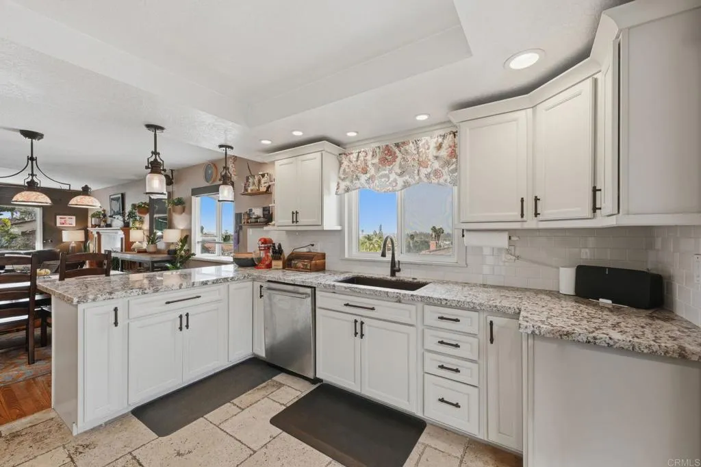 https://cdn.realtyfeed.com/cdn/127/307098145/8a7cc104ee8ad3b57f96c59522c23092.webp