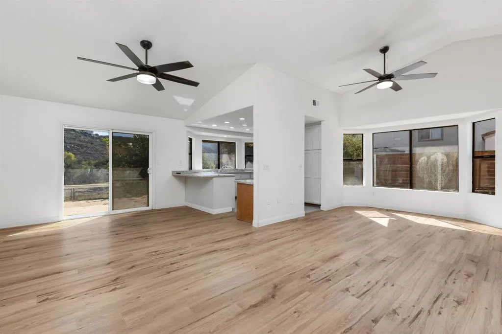 https://cdn.realtyfeed.com/cdn/127/307098215/0e43b3ff614dc7d10bb81d2399665cfc.webp