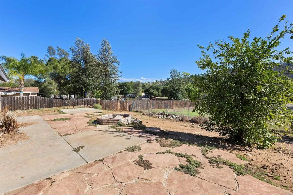https://cdn.realtyfeed.com/cdn/127/307098215/3f33e026c55d37454f6a9c1fe473e33d.webp