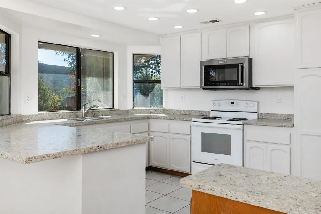 https://cdn.realtyfeed.com/cdn/127/307098215/b3dfe042e3e83219e995a30dee292725.webp