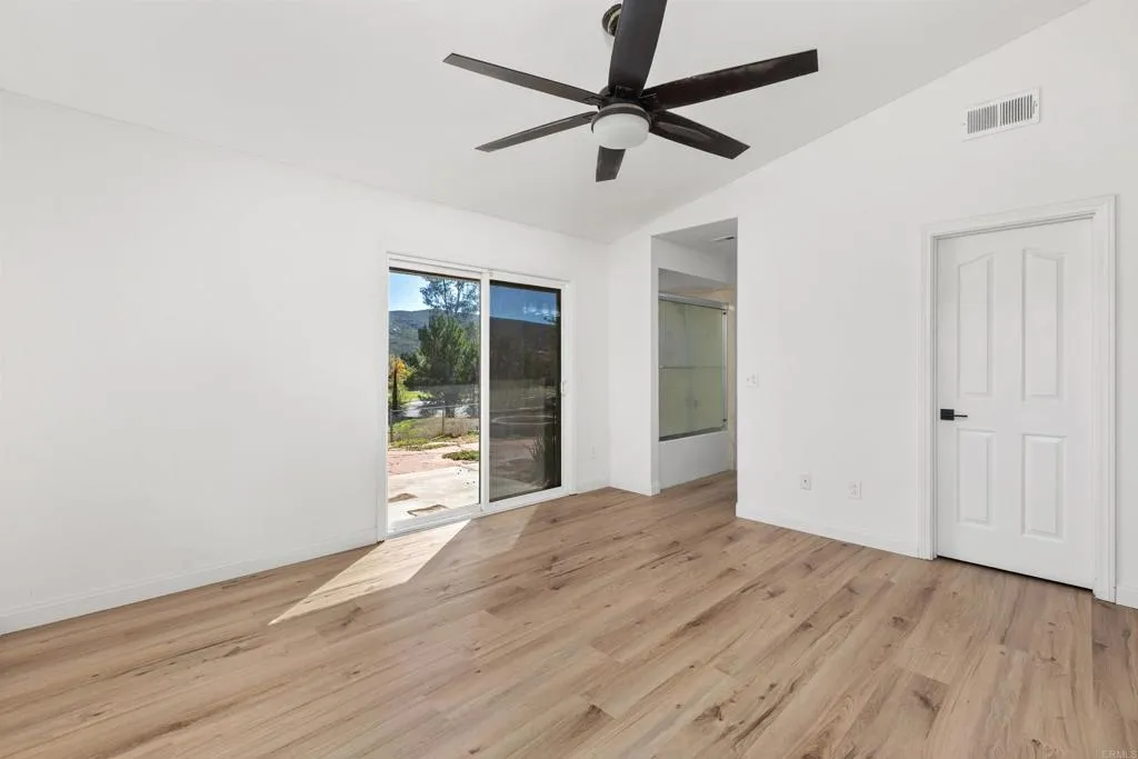 https://cdn.realtyfeed.com/cdn/127/307098215/bfa0d61f2f90ace52167c58990a3fb6d.webp