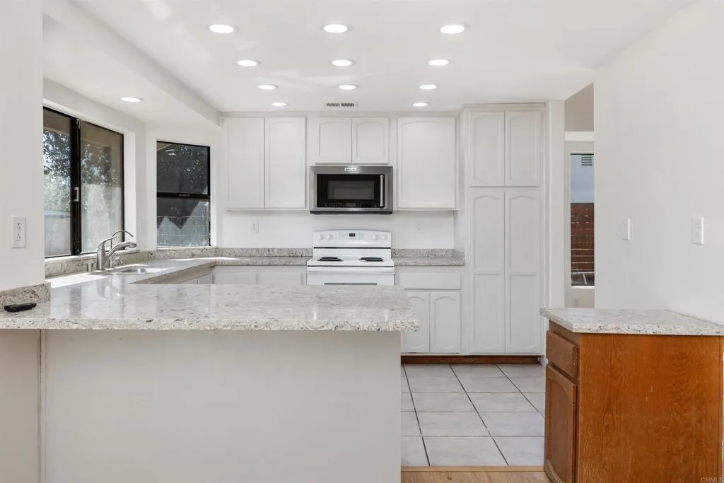 https://cdn.realtyfeed.com/cdn/127/307098215/ca50387580b8dd59a39300d1856ecbd2.webp