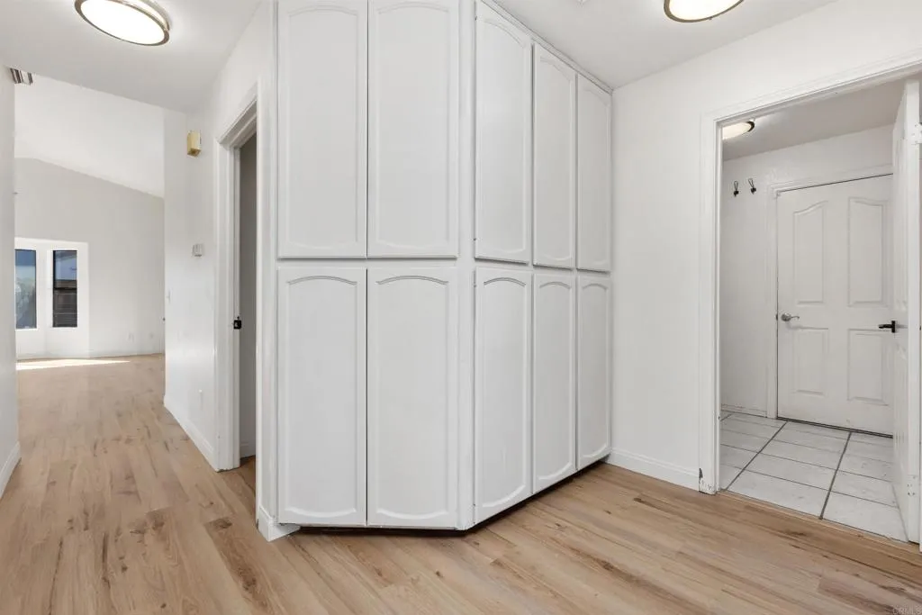 https://cdn.realtyfeed.com/cdn/127/307098215/ced604f60faac46b2f159999dbde0275.webp