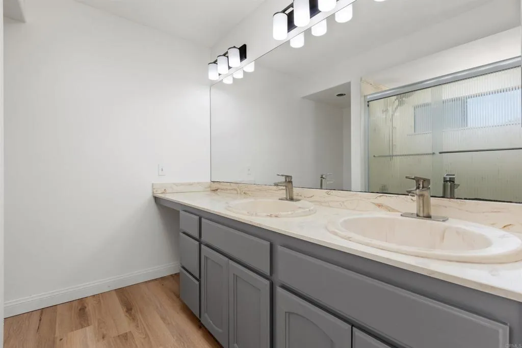 https://cdn.realtyfeed.com/cdn/127/307098215/f3aeaaba78ad734baef9e0833f5060ad.webp