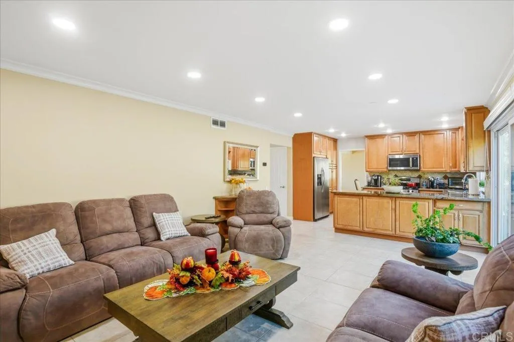 https://cdn.realtyfeed.com/cdn/127/307098218/c92b43fb21d10670c4575ff6e1bd6964.webp